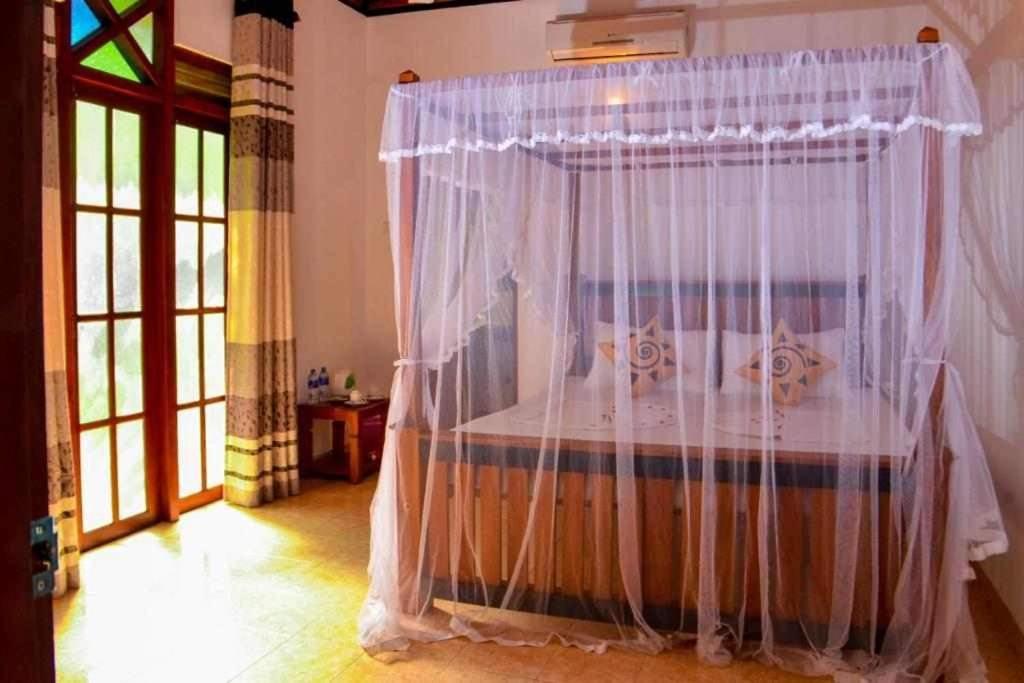 Thambara Villa Unawatuna Exterior photo