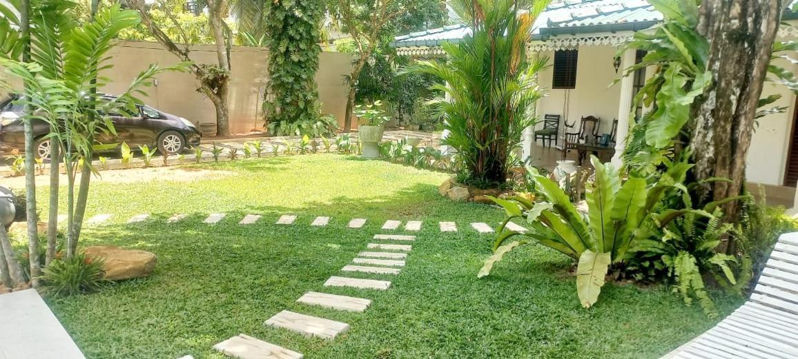 Thambara Villa Unawatuna Exterior photo